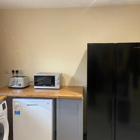 Appartement House With Fresh Renovation